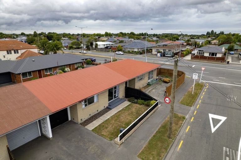 Photo of property in 2/2 Tuckers Road, Redwood, Christchurch, 8051