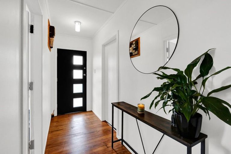 Photo of property in 15 Campbell Street, Hawera, 4610