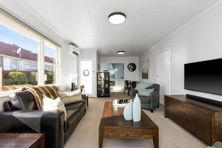 Photo of property in 62b Middle Road, Havelock North, 4130