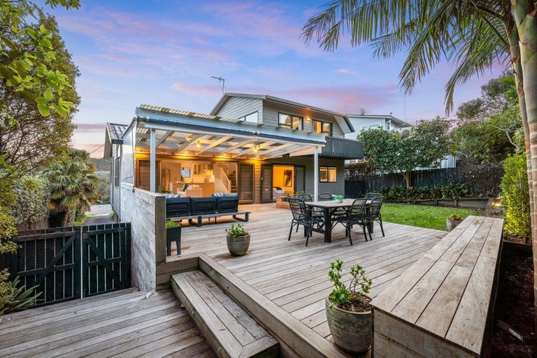 Photo of property in 2/331 Beach Road, Campbells Bay, Auckland, 0630