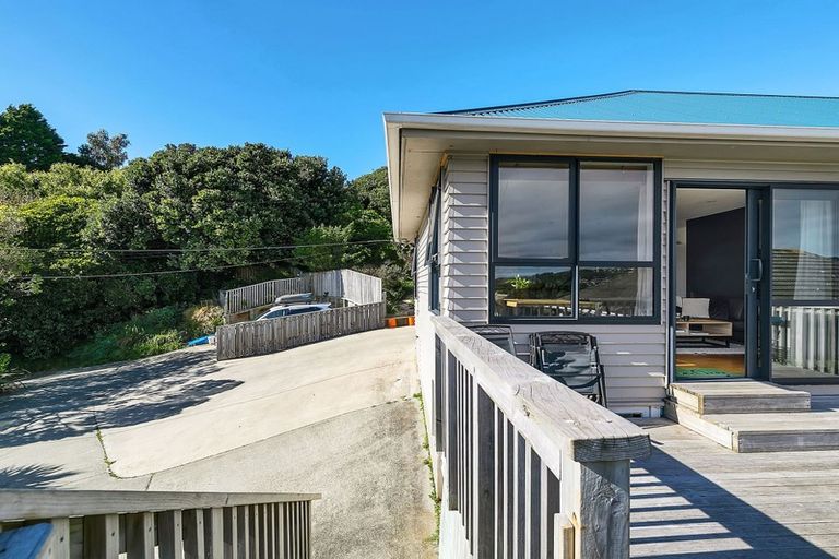 Photo of property in 14 Downes Street, Titahi Bay, Porirua, 5022