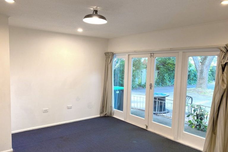 Photo of property in 22 Straven Road, Riccarton, Christchurch, 8011