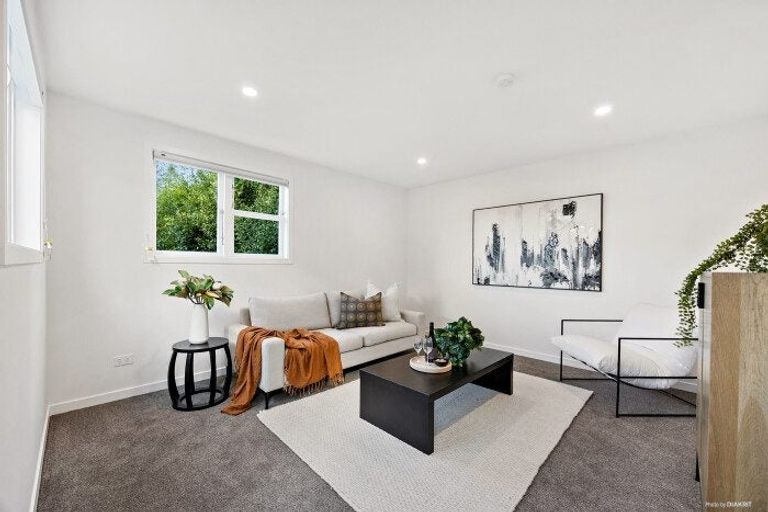 Photo of property in 56 Dale Crescent, Pakuranga, Auckland, 2010