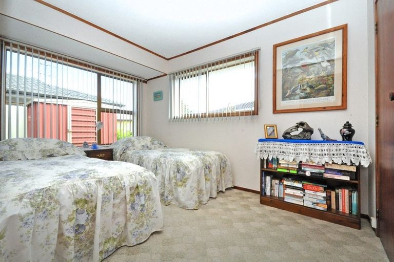 Photo of property in 1/18 Glengowan Place, Conifer Grove, Takanini, 2112