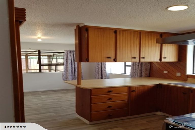 Photo of property in 24 Mcenroe Grove, Naenae, Lower Hutt, 5011