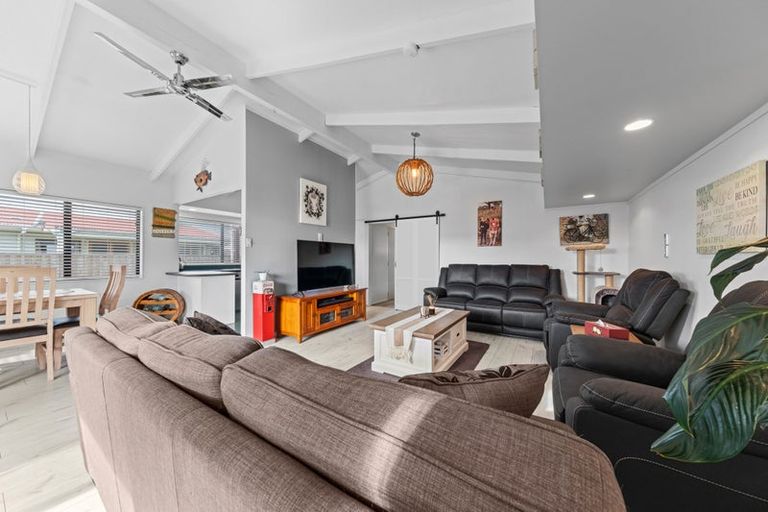 Photo of property in 9 Rahiri Street, Waitara, 4320