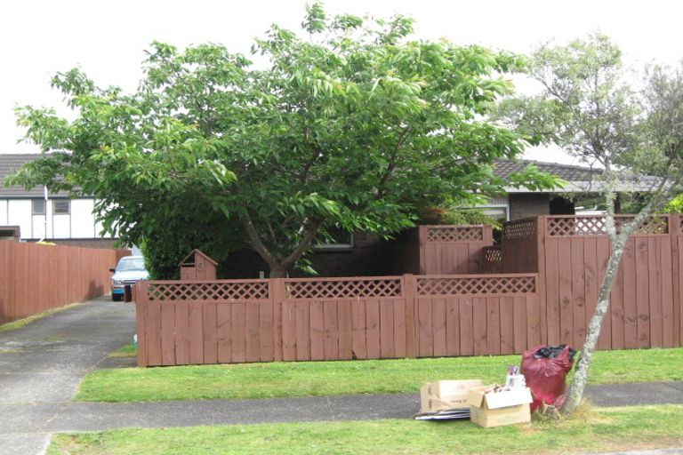 Photo of property in 9 Challen Close, Conifer Grove, Takanini, 2112