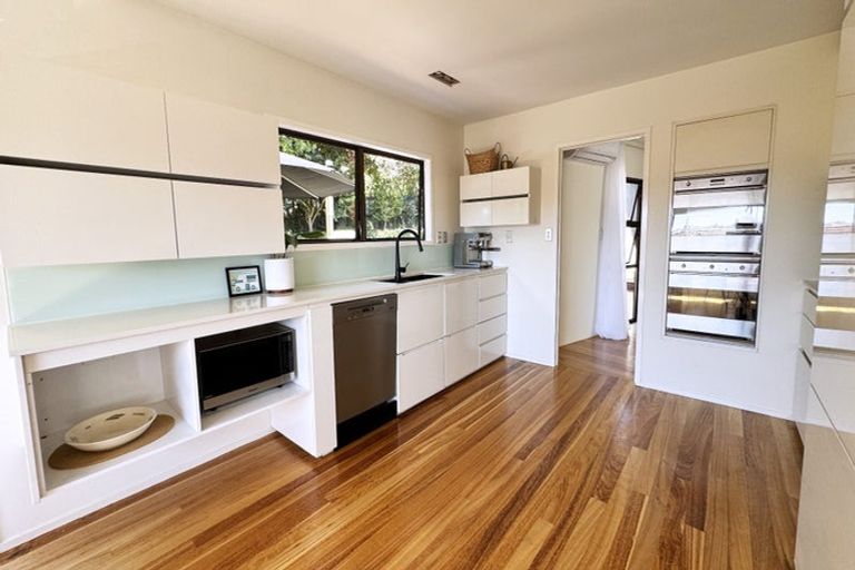 Photo of property in 26 Harper Street, Chatswood, Auckland, 0626