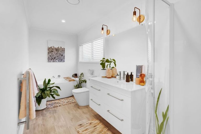 Photo of property in 4 Whenu Way, Bell Block, New Plymouth, 4312