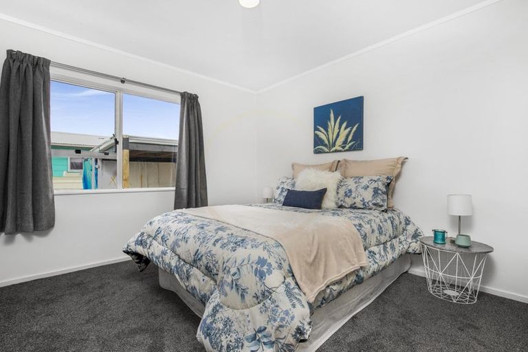 Photo of property in 1/10 Kennington Drive, Clendon Park, Auckland, 2103