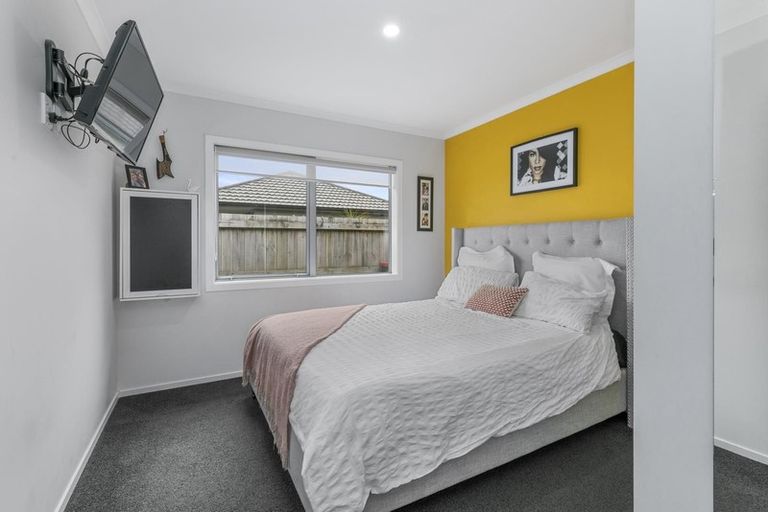 Photo of property in 1398 High Street, Taita, Lower Hutt, 5011