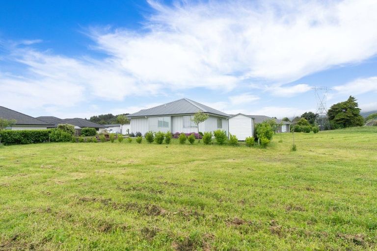 Photo of property in 6 Albizia Grove, Waikanae, 5036