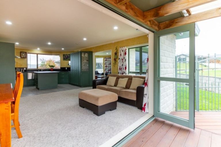 Photo of property in 101 Parnell Heights, Kelvin Grove, Palmerston North, 4414