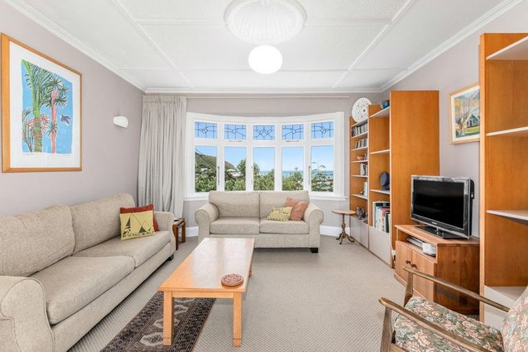 Photo of property in 2a Severn Street, Island Bay, Wellington, 6023