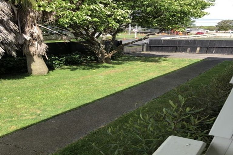 Photo of property in 2 Frank Hewitt Street, Pukekohe, 2120