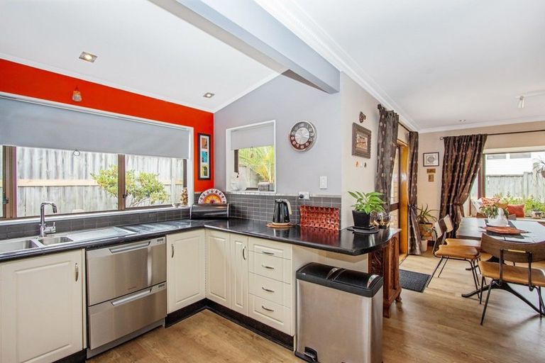 Photo of property in 6a Matipo Avenue, Pomare, Rotorua, 3015