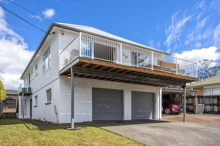 Photo of property in 15a Sarona Avenue, Glen Eden, Auckland, 0602