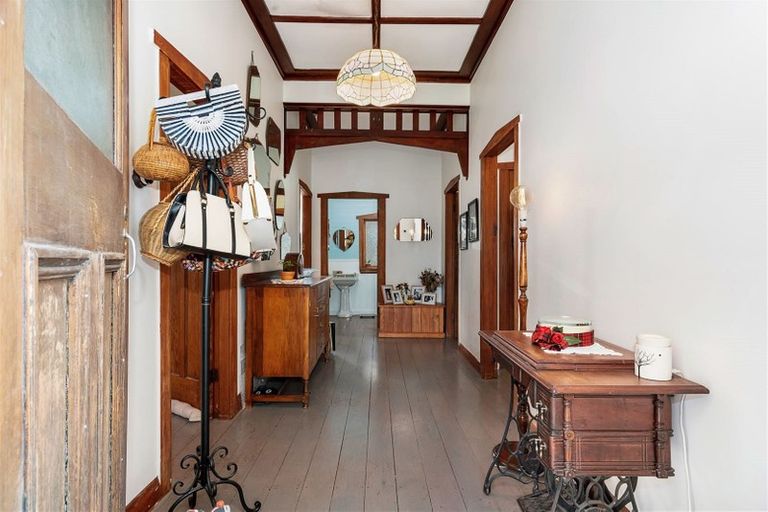 Photo of property in 31 Western Hills Drive, Kensington, Whangarei, 0112