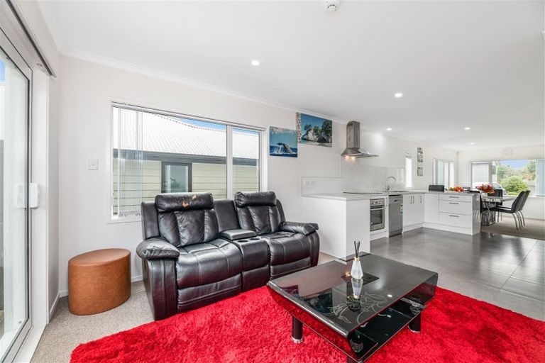 Photo of property in 1/67a Metcalfe Road, Ranui, Auckland, 0612