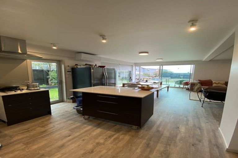 Photo of property in 3/27 Rangitoto Terrace, Milford, Auckland, 0620