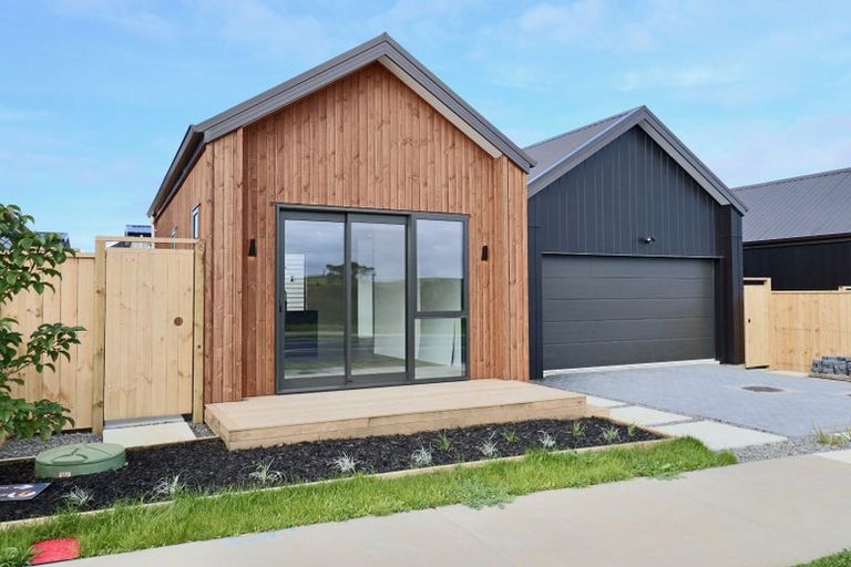 Photo of property in 11 Wagyu Lane, Karaka, 2580