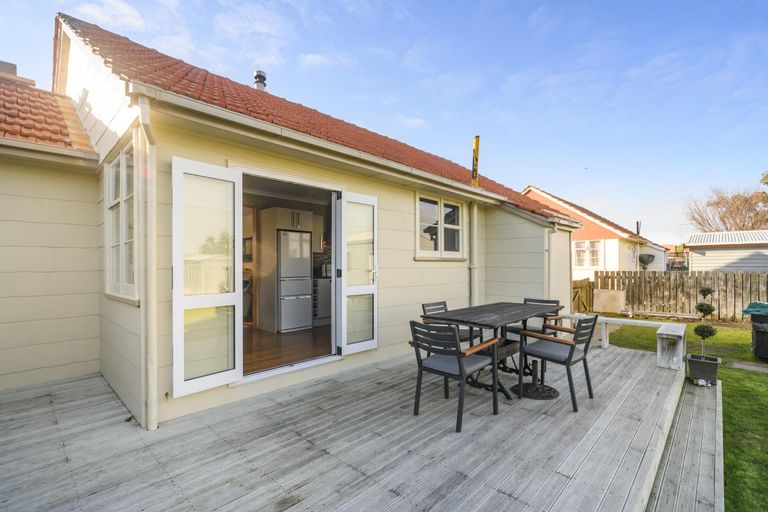 Photo of property in 20 Thames Street, Roslyn, Palmerston North, 4414