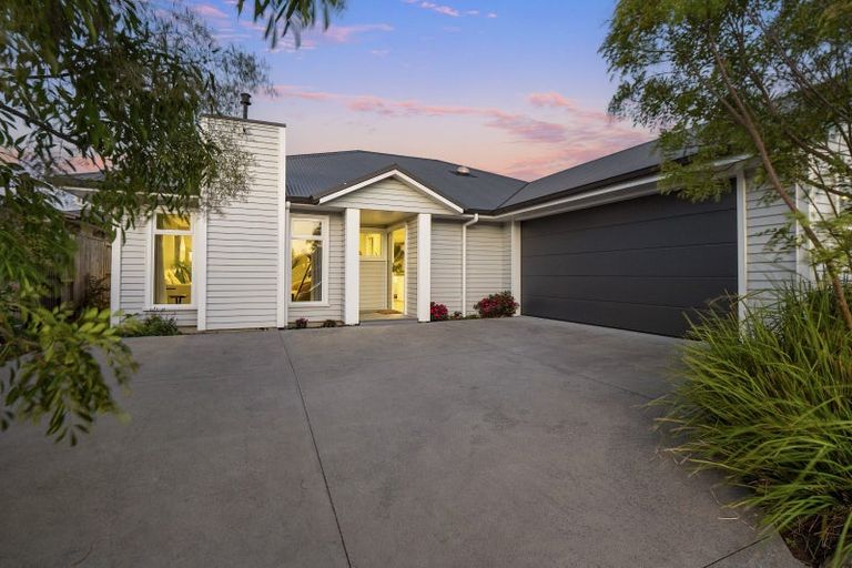 Photo of property in 19 Puhirake Crescent, Pyes Pa, Tauranga, 3112