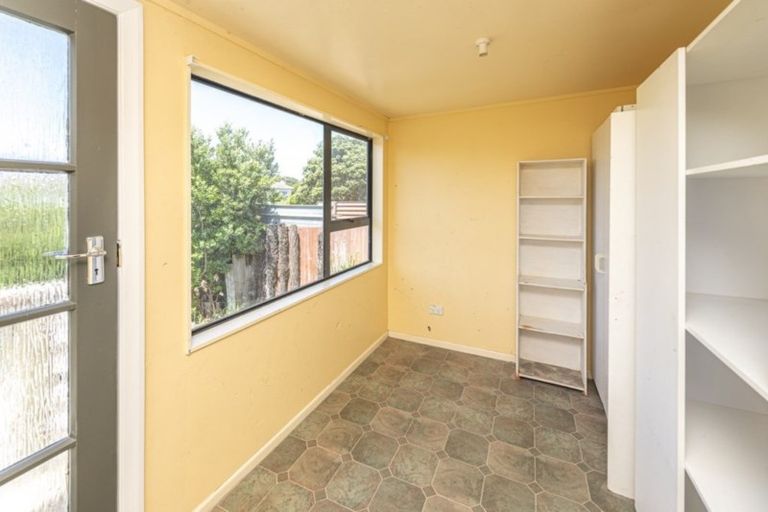 Photo of property in 12 Matai Street, Castlecliff, Whanganui, 4501