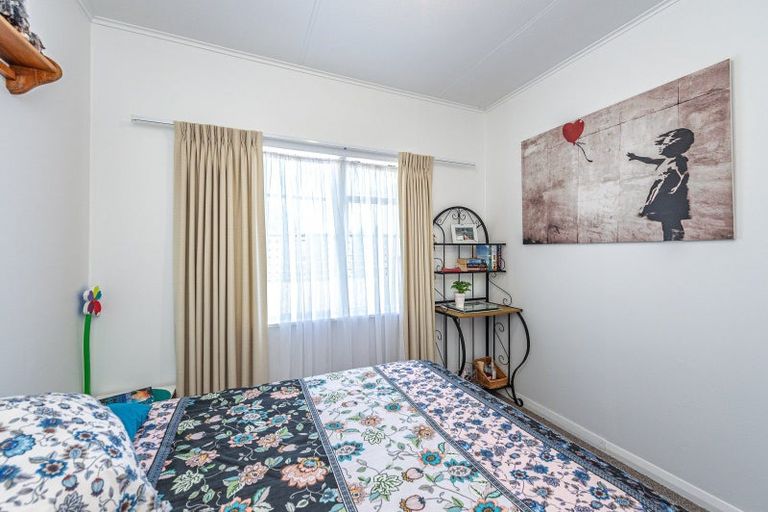 Photo of property in 2 Hodge Place, Aramoho, Whanganui, 4500