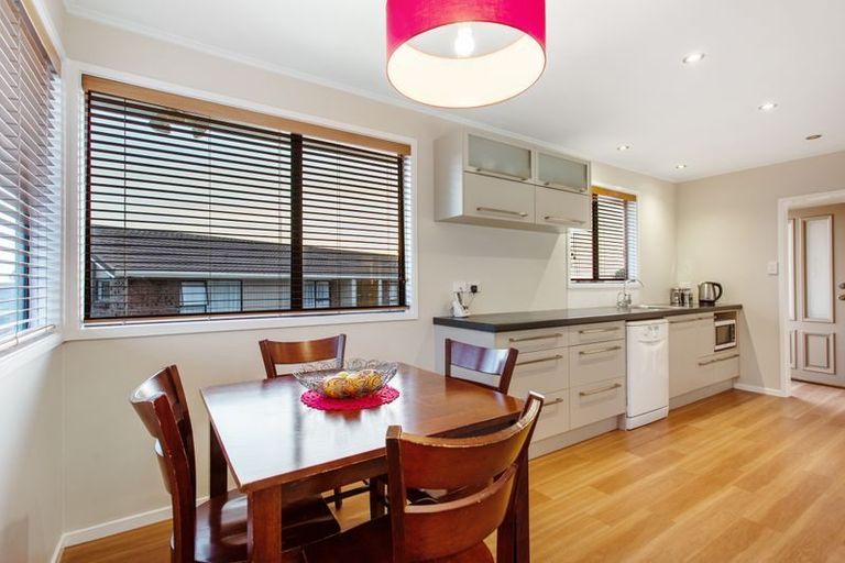 Photo of property in 137 Bradbury Road, Botany Downs, Auckland, 2010