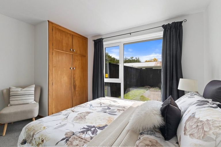 Photo of property in 2/77 Denise Crescent, Hornby, Christchurch, 8042