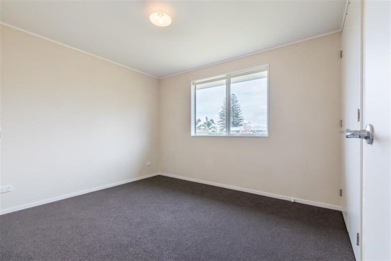 Photo of property in 13a Springs Road, Parakai, 0830