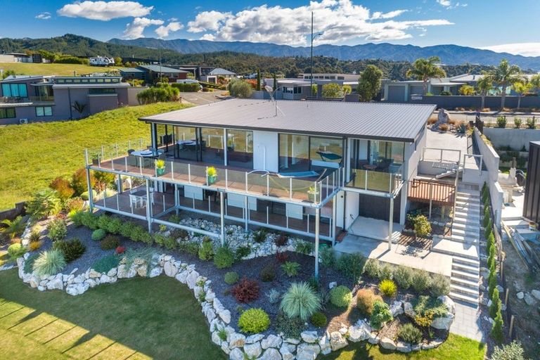 Photo of property in 6 Talisman Heights, Kaiteriteri, Motueka, 7197