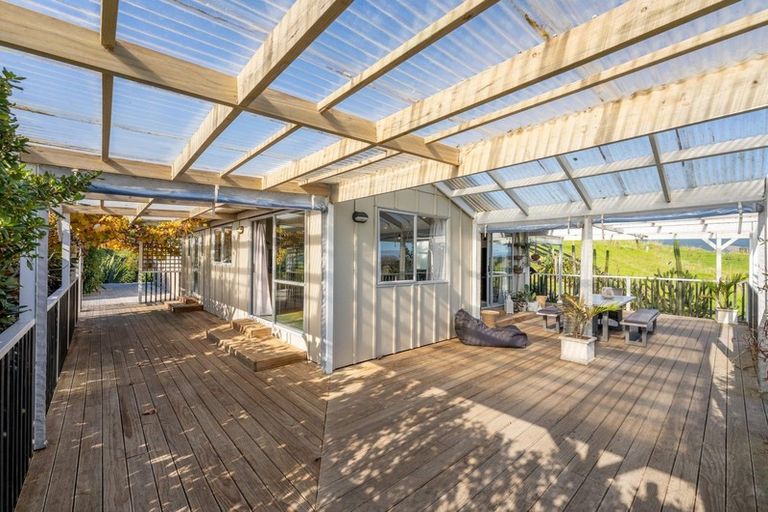 Photo of property in 24 Harakeke Road, Te Horo, Otaki, 5581