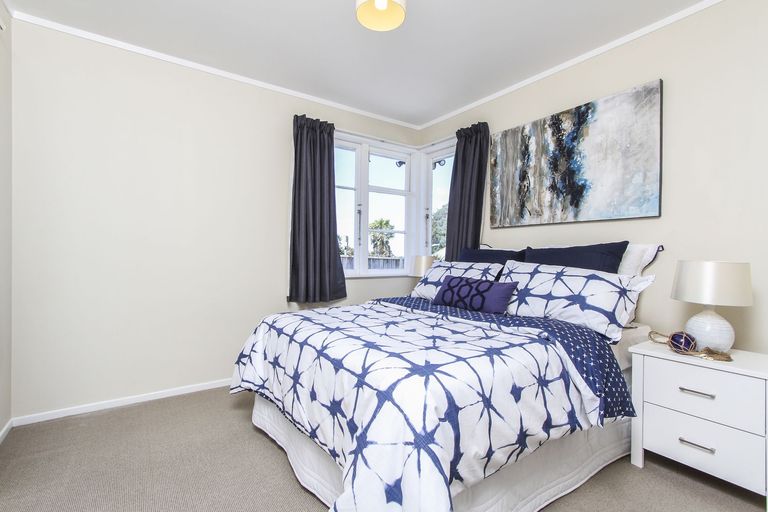 Photo of property in 182 Waimumu Road, Massey, Auckland, 0614