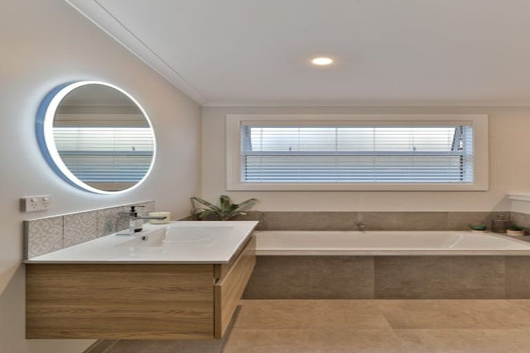 Photo of property in 6 Sellars Road, Bombay, 2675