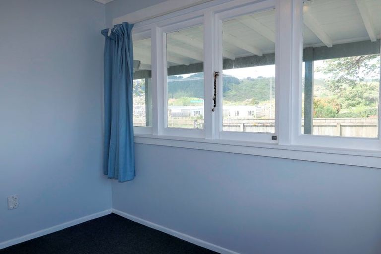 Photo of property in 129 Arawhata Road, Paraparaumu, 5032