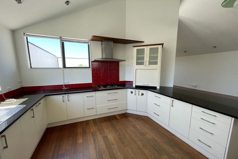 Photo of property in 941a East Coast Road, Torbay, Auckland, 0630