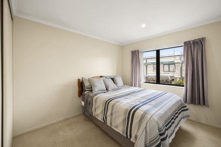 Photo of property in 5/17 Harbour View Road, Te Atatu Peninsula, Auckland, 0610