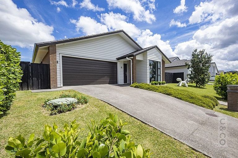 Photo of property in 12 Turpin Road, Riverhead, 0820