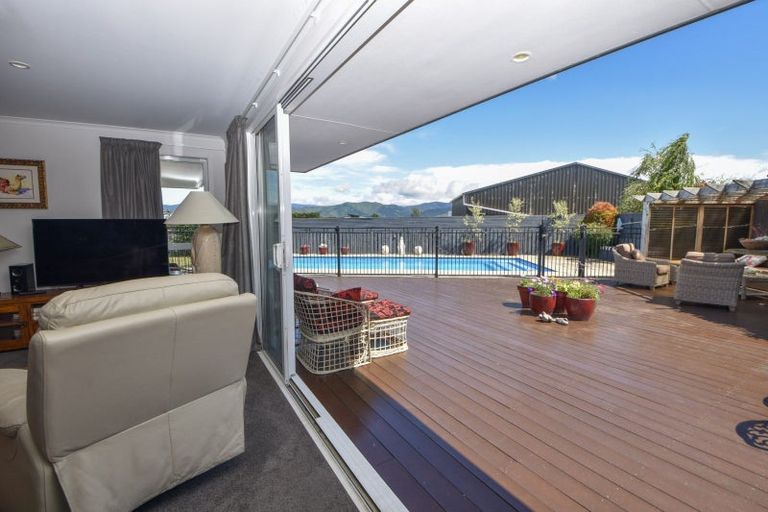 Photo of property in 5 Warrington Court, Carterton, 5713