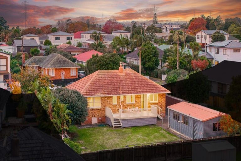 Photo of property in 106 Flanshaw Road, Te Atatu South, Auckland, 0610