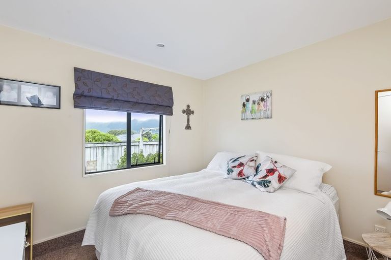 Photo of property in 29 Crown Hill, Paraparaumu, 5032