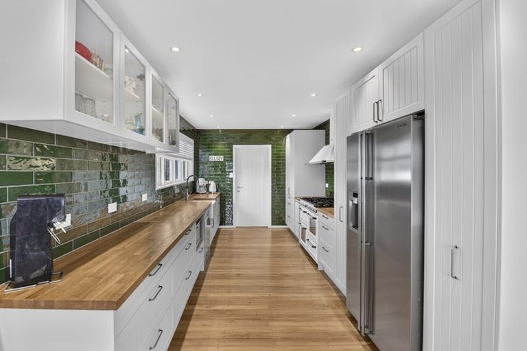 Photo of property in 250 Centreway Road, Orewa, 0931