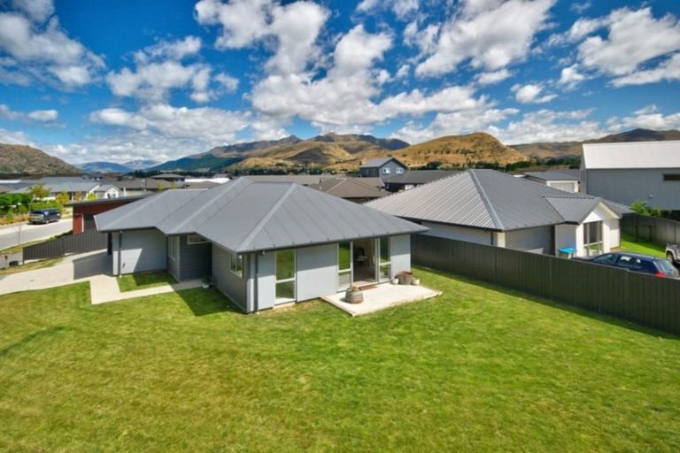 Photo of property in 41 Risinghurst Terrace, Lower Shotover, Queenstown, 9304