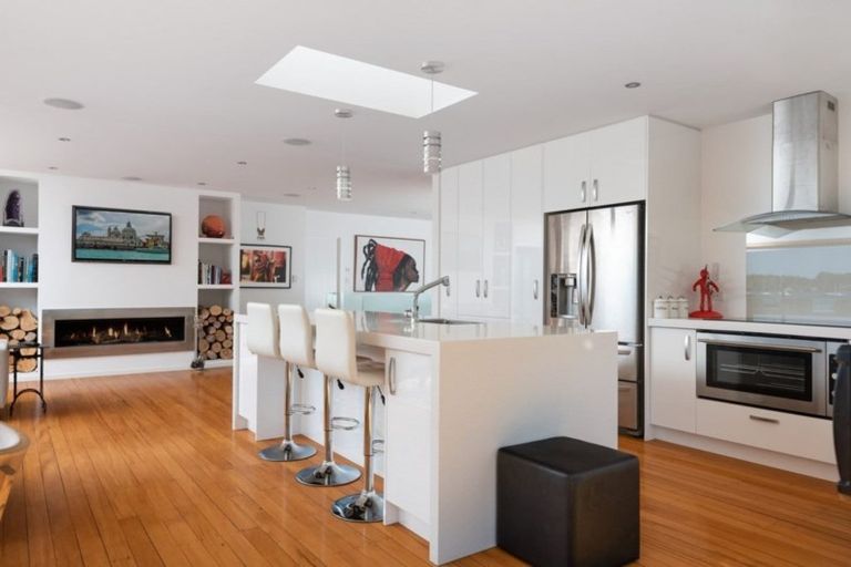 Photo of property in 12 Beach Grove, Omokoroa, 3114