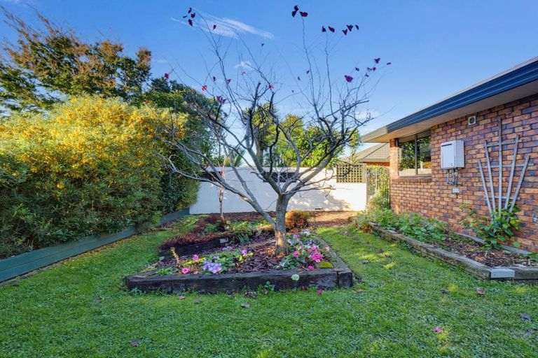 Photo of property in 28b Johnstone Drive, Fitzherbert, Palmerston North, 4410