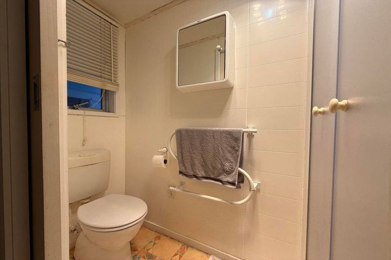 Photo of property in 4 Peach Tree Grove, Maungaraki, Lower Hutt, 5010