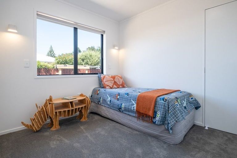 Photo of property in 2/14 Nathan Street, Tawa, Wellington, 5028