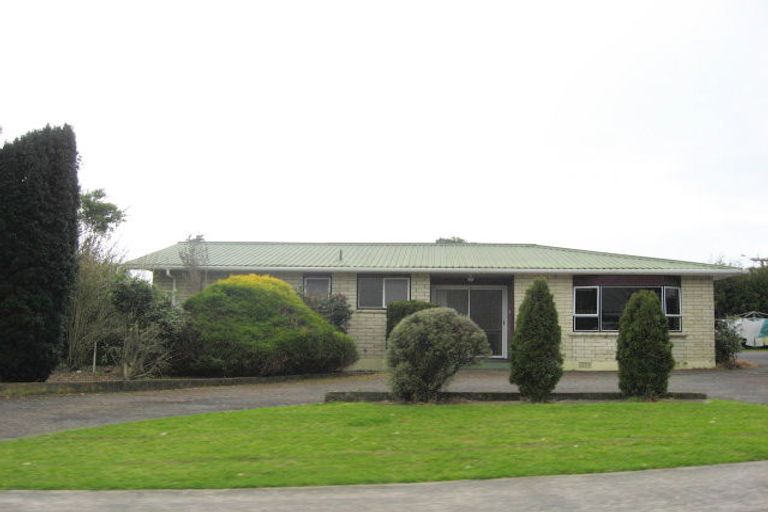 Photo of property in 71 Mcfarlane Street, Oakura, 4314